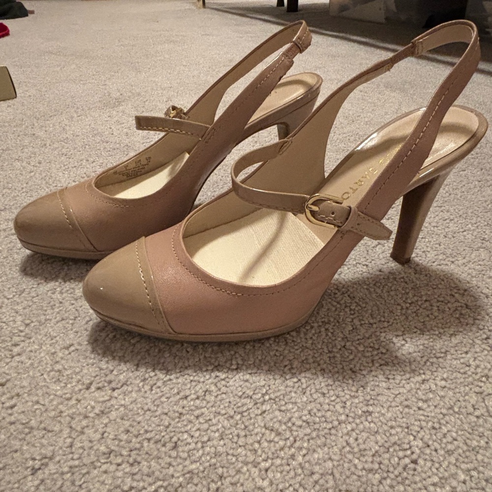 Franco Sarto Dazzle Nude Leather & Patent Slingback Heels, size 7